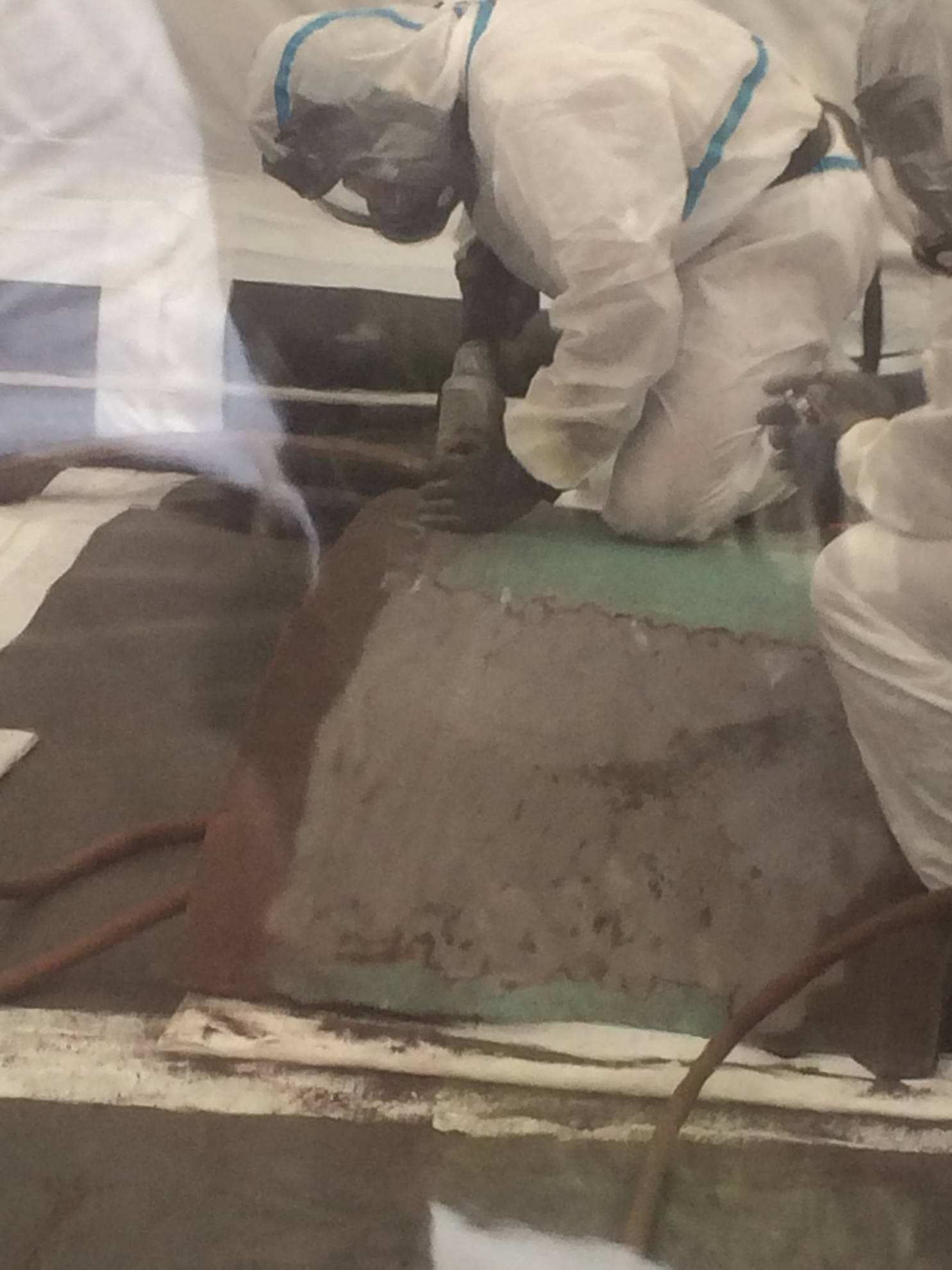 Essai de décapage de peinture amiantée
